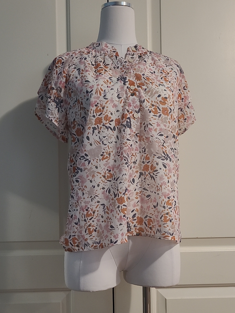NWOT Floral Blouse With Ruffle Sleeves